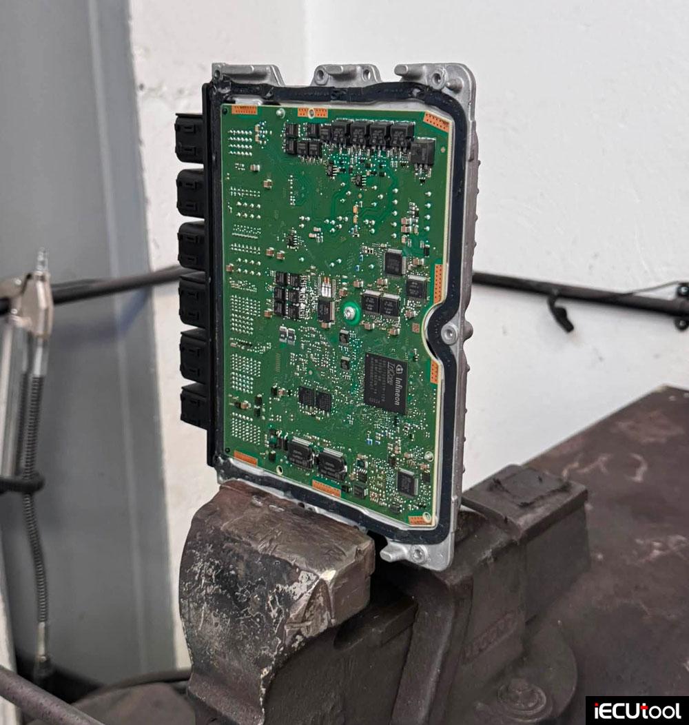 flex unlock bmw MD1CP032 ecu 1