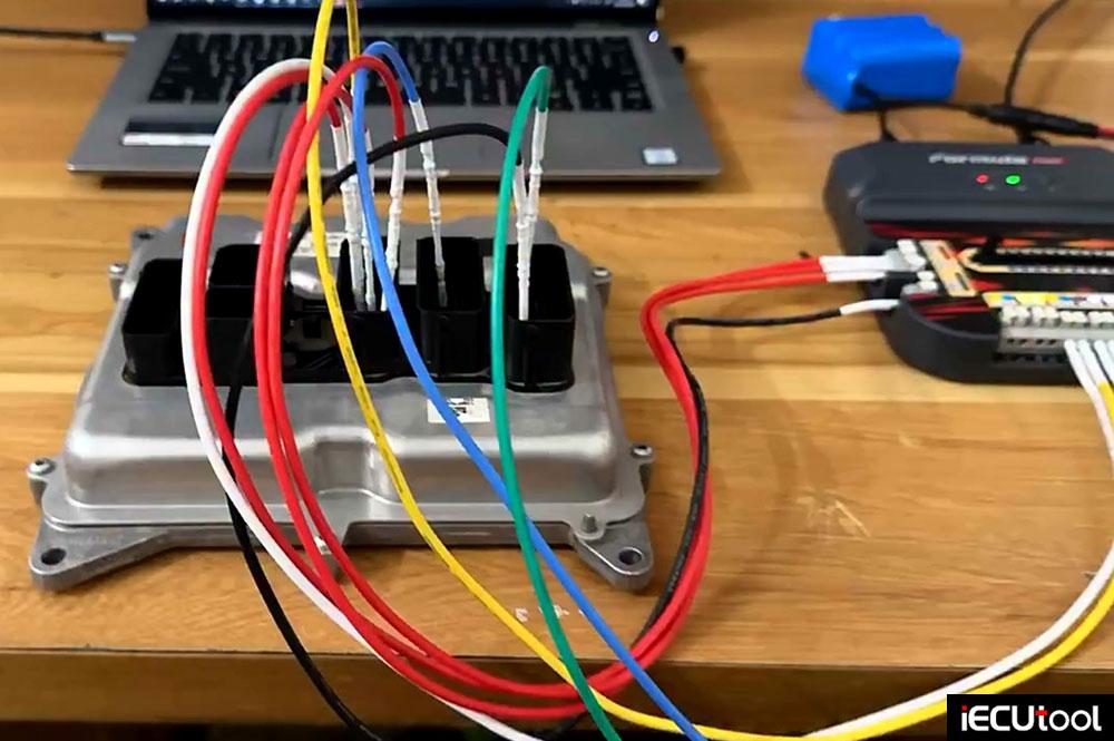 formulaflash read BMW MEVD17.2.4 ecu 1